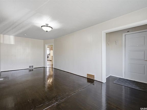 2nd image of 1545 Princess STREET