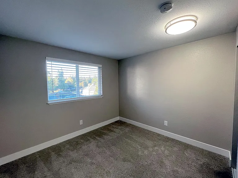 708 Browning Ave S #16 — Photo 22