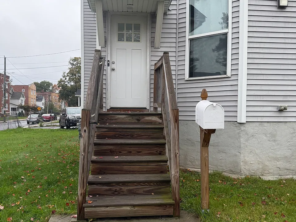 1608 Broad St #1
