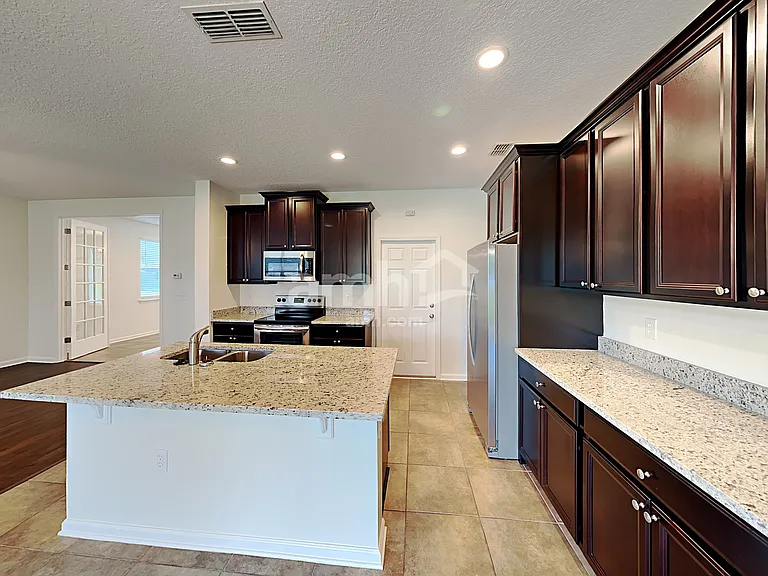 2433 Adams Lake Blvd — Photo 3