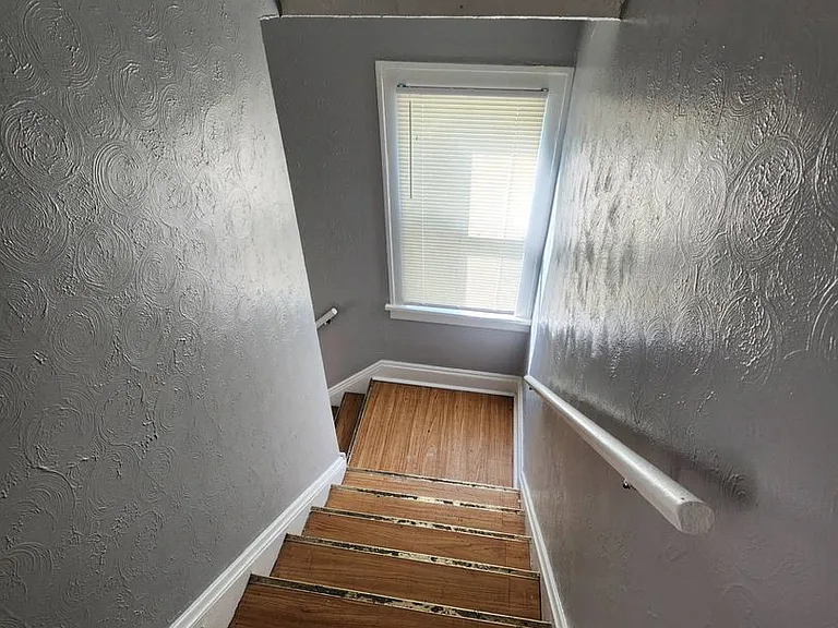 1506 Larchmont Rd — Photo 39