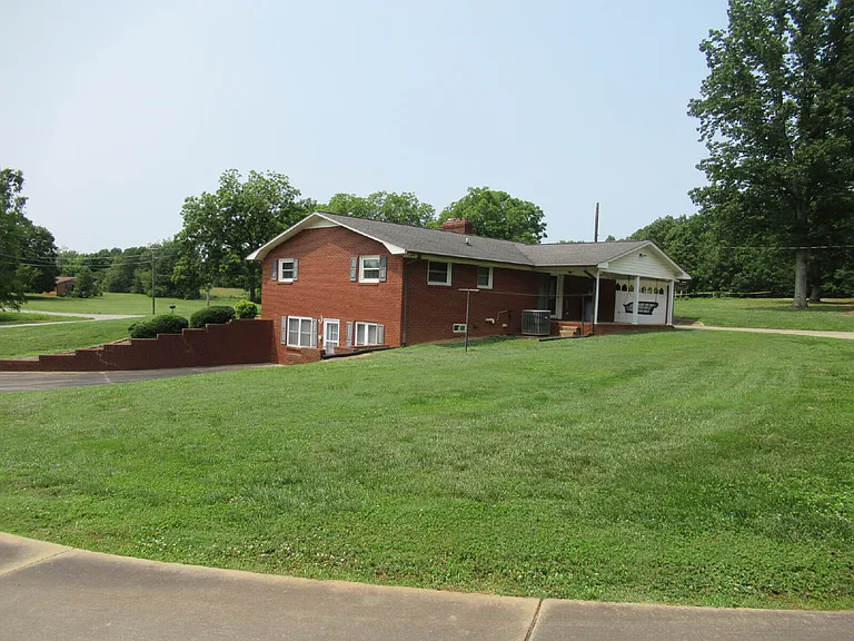 1357 Beal Rd — Photo 26