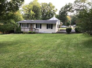 2 Delaware Ave, Lake Hopatcong, NJ 07849