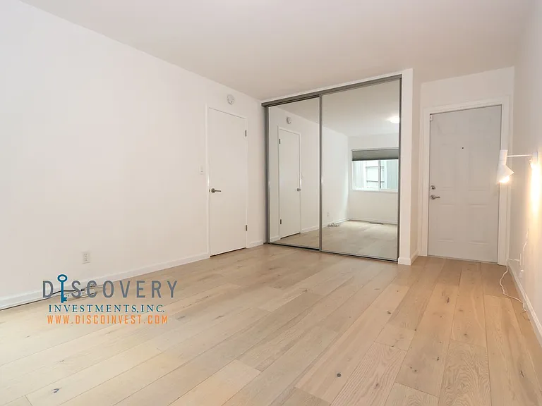 6891 Exeter Dr — Photo 13