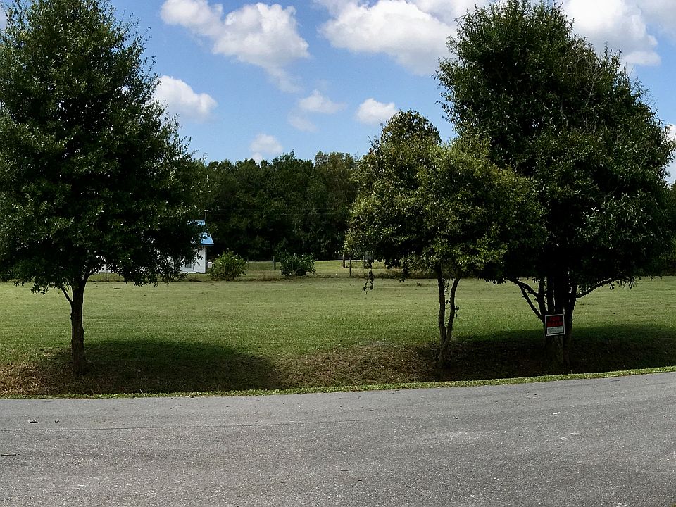 1st image of 90 Helen Dr