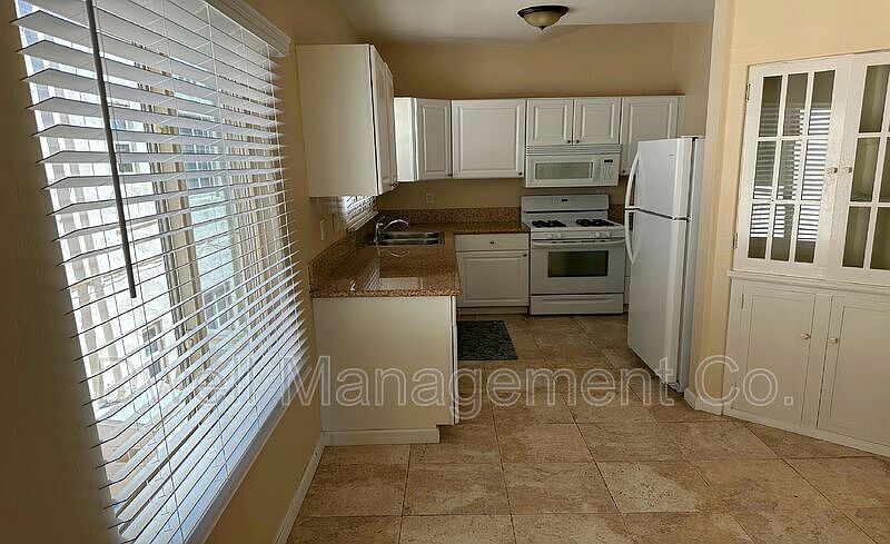 1st image of 3521 Park Blvd APT 3