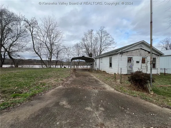 2013 Shore St, Point Pleasant, WV 25550