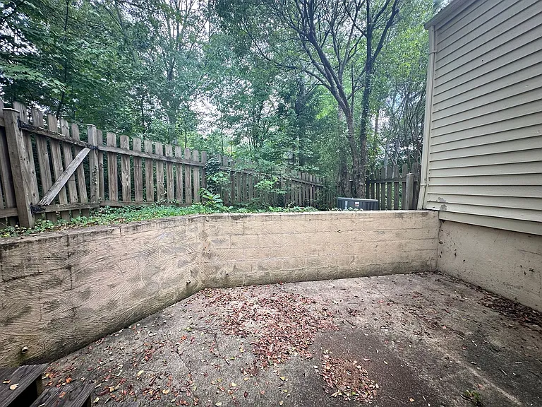 1209 Chatham Rdg — Photo 11