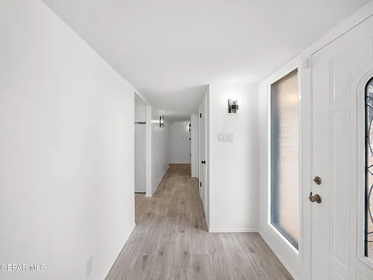 5205 Nome Ave — Photo 6