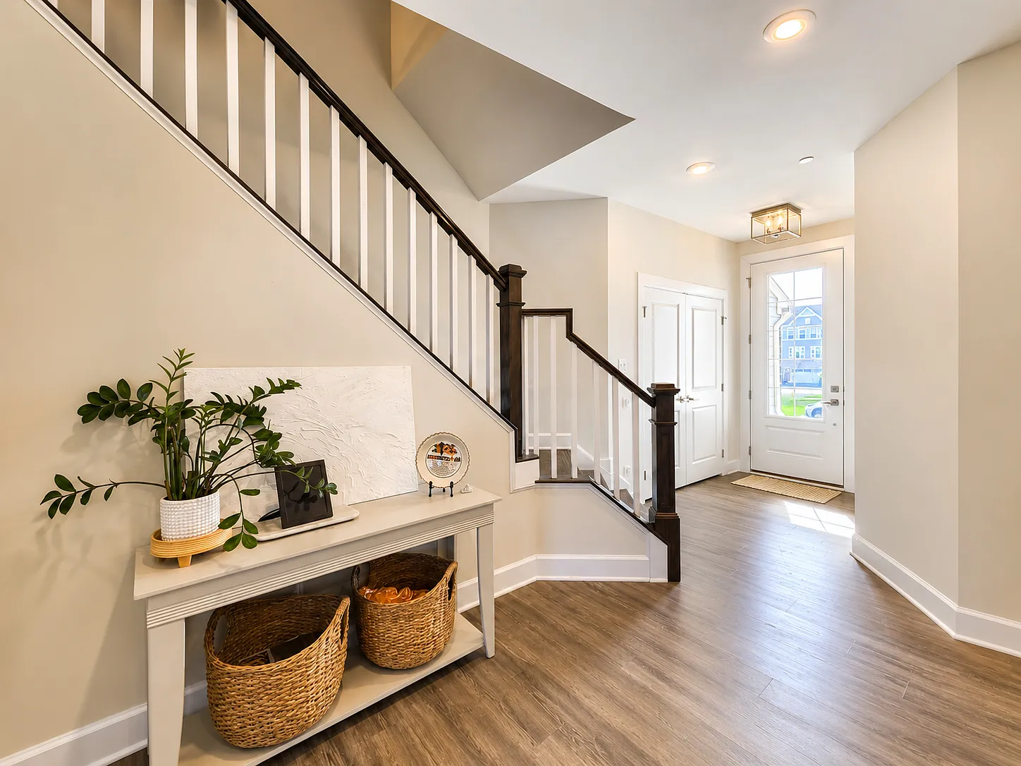 4 bed, 3.5 bath, 3034 sqft, $3,500 — Photo 2