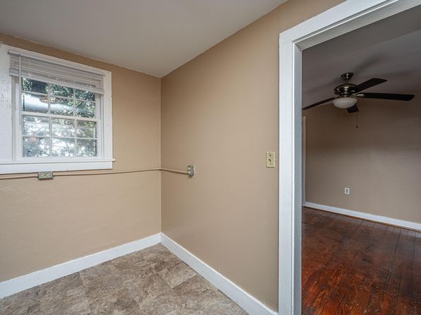 charleston-south-carolina-440949264 picture