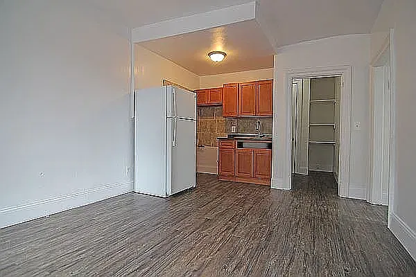 2 bed, 800 sqft, $1,999 — Photo 3