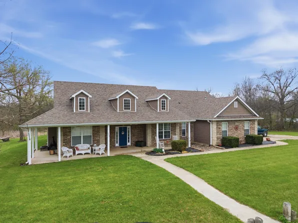 5450 E Spiva Crossing Rd, Hallsville, MO 65255