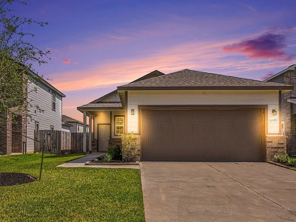 16909 Needlepoint Dr