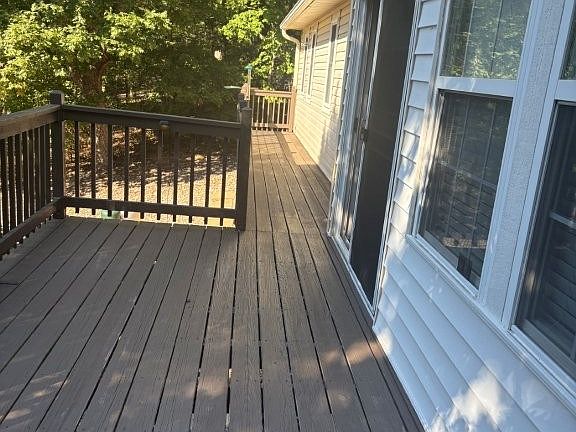 4th image of 24 Burnham Dr