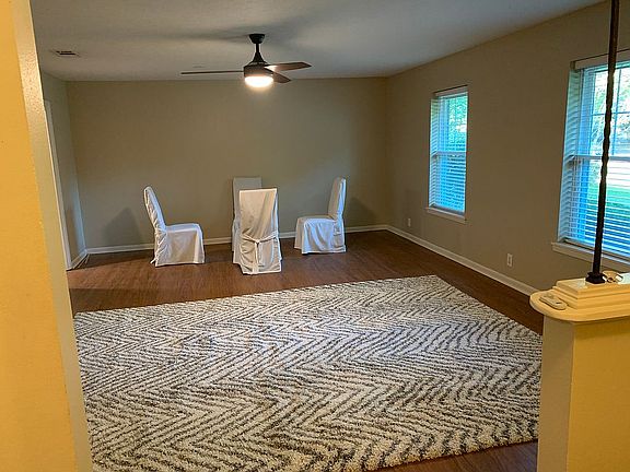 5th image of 4 Broadmoor Dr