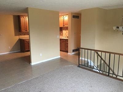 3rd image of 10277 Crestland Ct