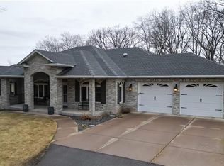 1010 Timber View Dr, Altoona, WI 54720