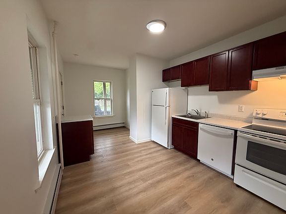 4th image of 23 Franklin St