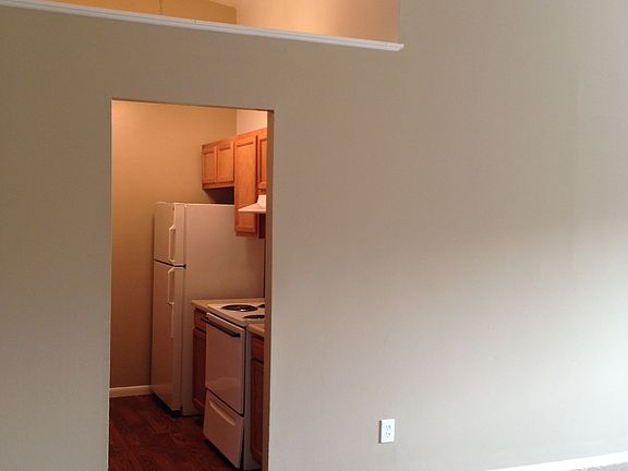 Vaulted Ceilings in Living Room, Dining Room & Kitchen