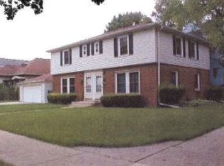 3621 N Murray Ave, Shorewood, WI 53211