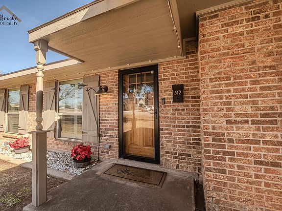 3rd image of 312 N Rodgers St