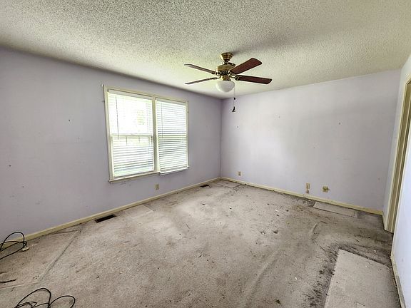 4th image of 1837 Bourne Cir