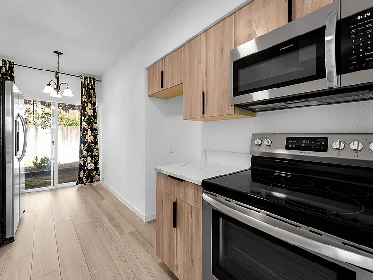 2102 NW Kelly Dr #15 — Photo 13