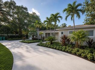 7025 SW 71st Ct, Miami, FL 33143