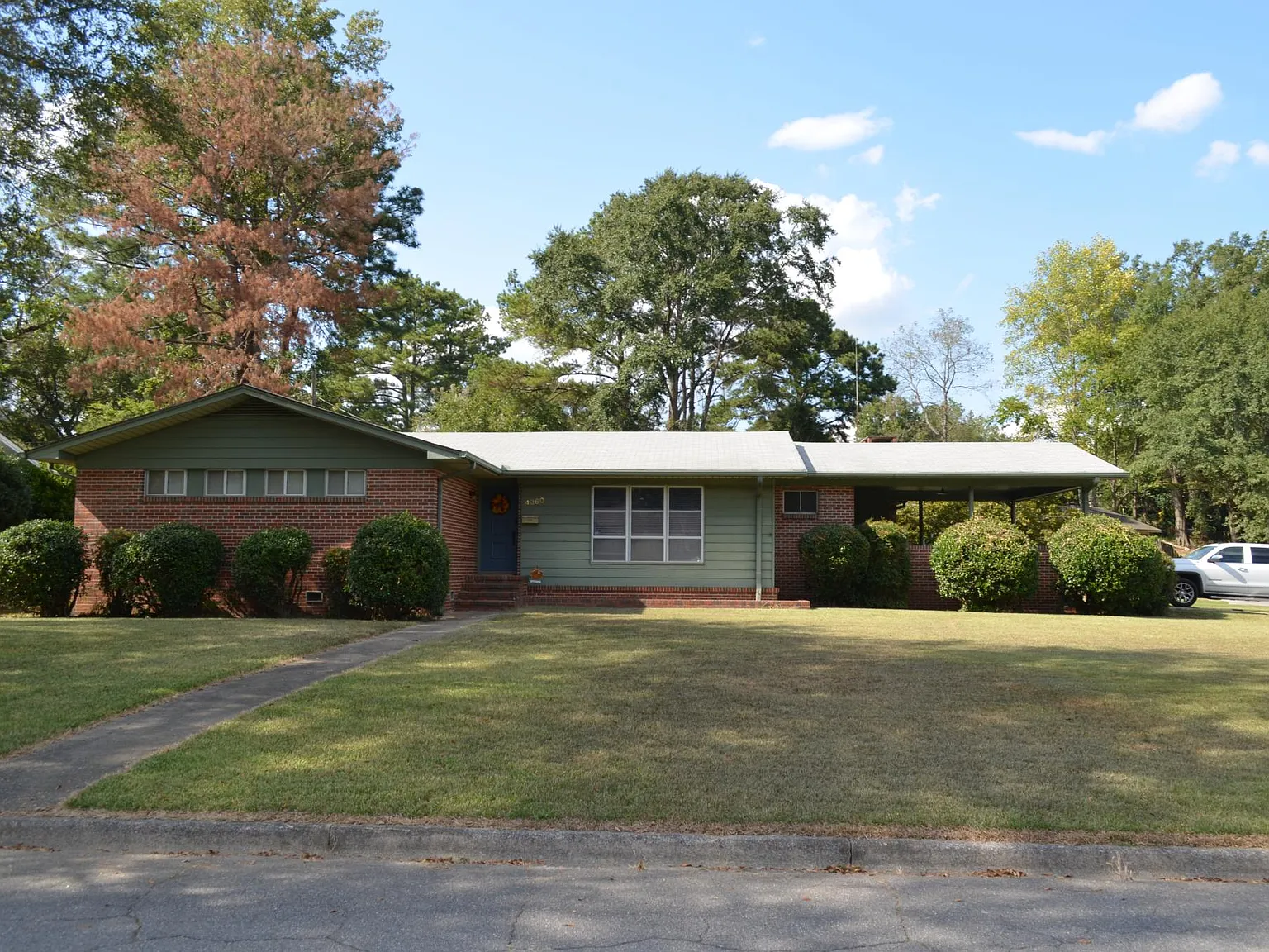 3 bed, 2.5 bath, 2077 sqft, $2,850 — Photo 1