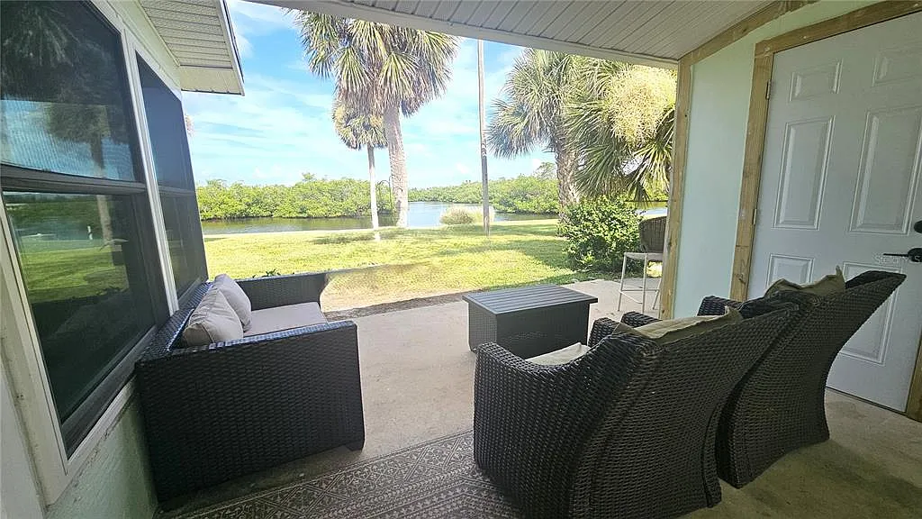 2 bed, 2.0 bath, 1063 sqft, $3,300 — Photo 4
