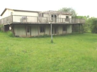 890 W Surrey Rd, Farwell, MI 48622