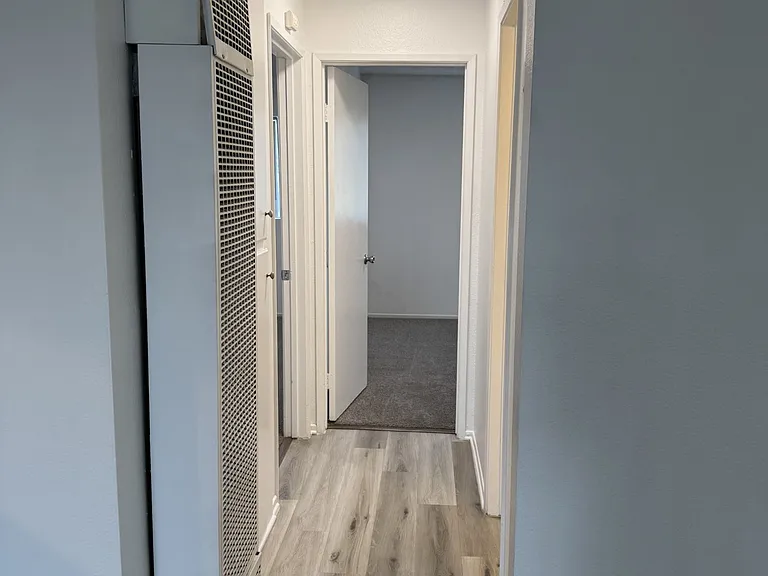 Oasis Apartments — Photo 12