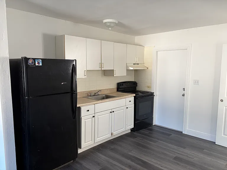 1434 SW 33rd St #1 — Photo 2