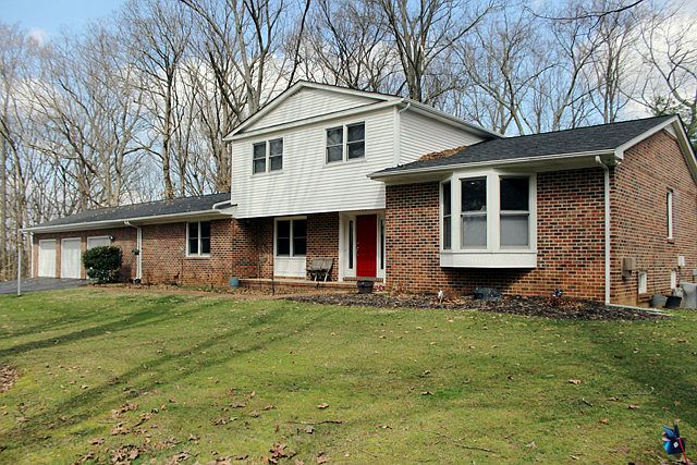 1st image of 709 W Little John Ln