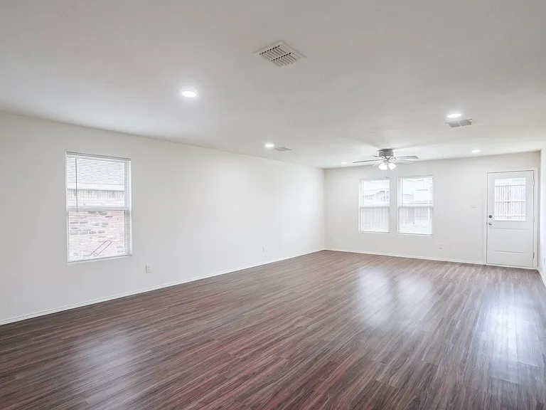 767 Myrtle Ln — Photo 14