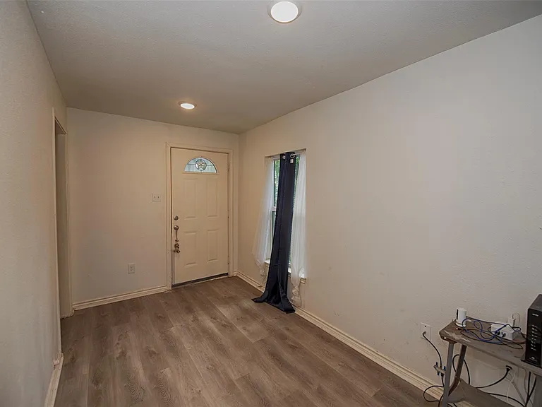 2802 Canfield St — Photo 8