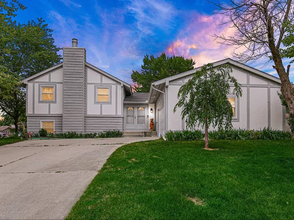 4200 Thornhill Dr, Crown Point, IN 46307