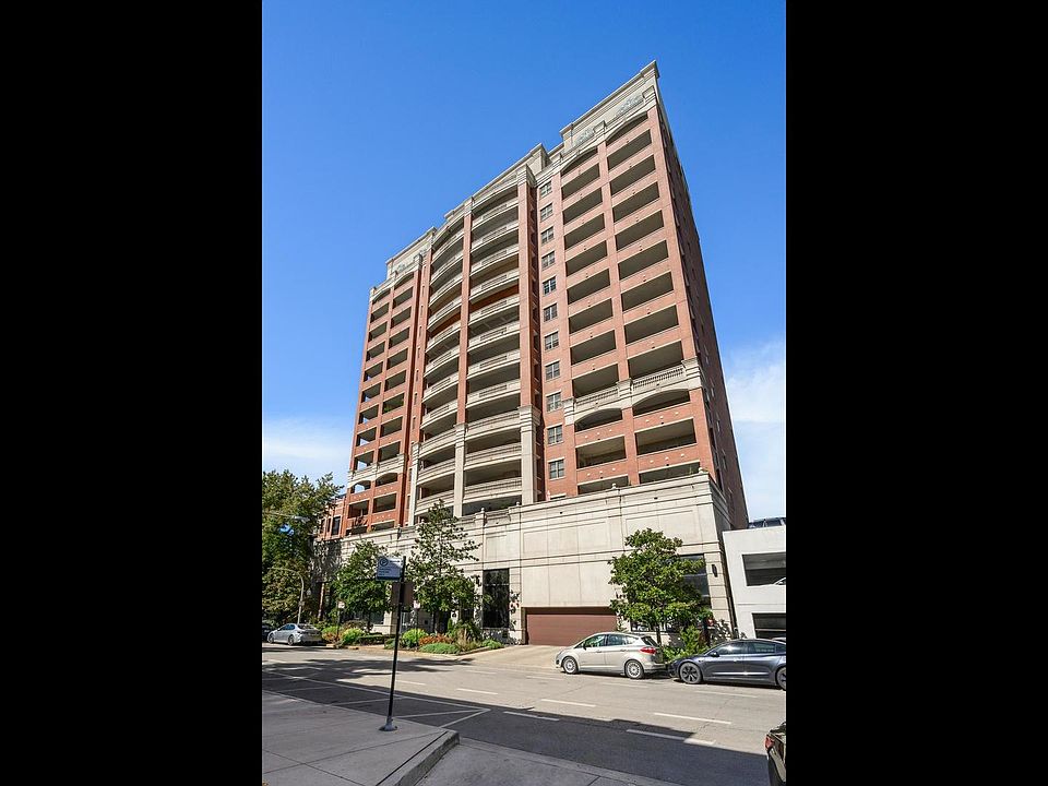 1st image of 828 W Grace St APT 707