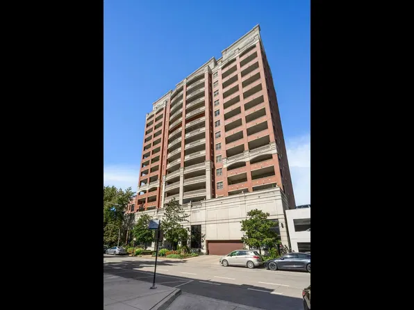 828 W Grace St APT 707, Chicago, IL 60613