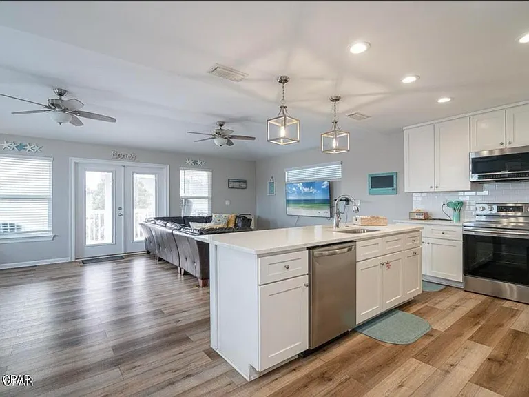6320 Beach Dr — Photo 7