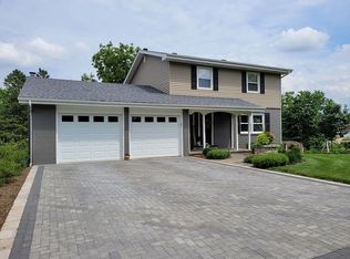 2001 Mitchell Dr, Eureka, IL 61530