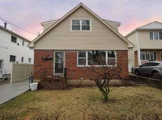 27 Keats St #1, Staten Island, NY 10308