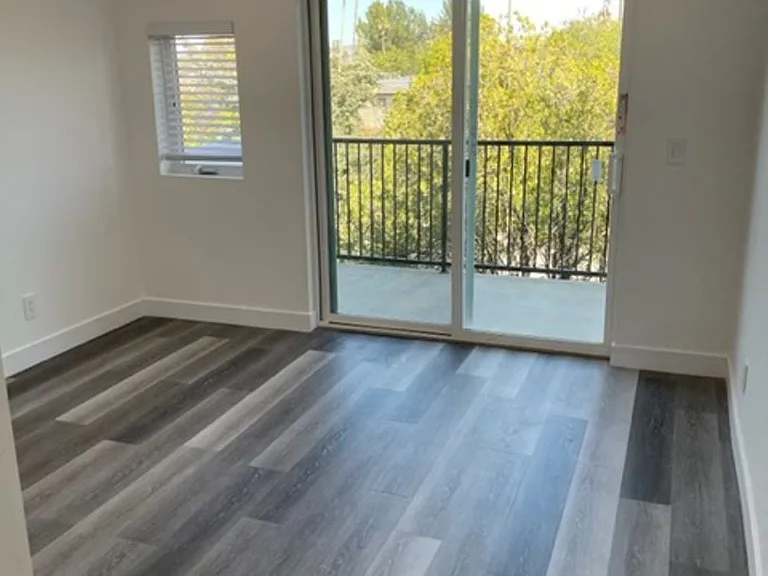 20811 Tiara St — Photo 32