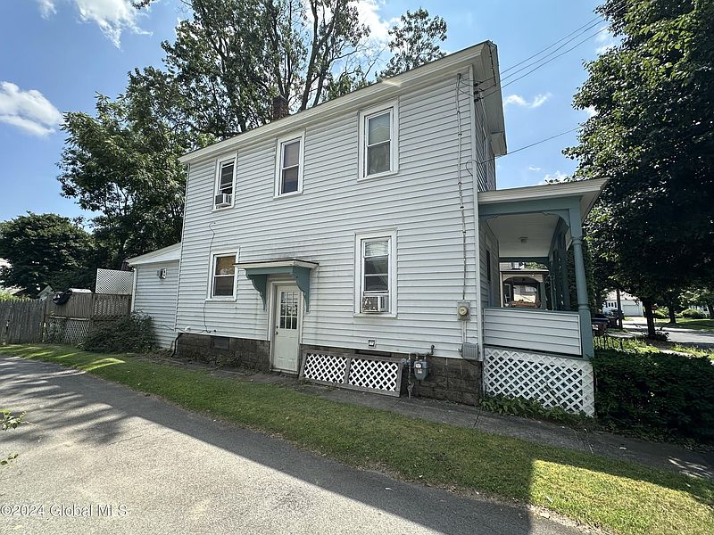 2nd image of 16 Wilmot Street