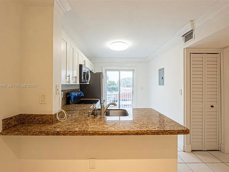 2575 SW 27th Ave — Photo 12