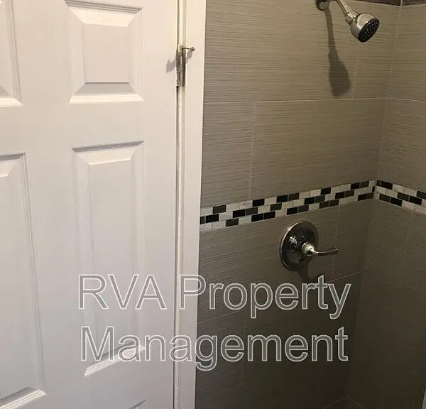 2208 W Grace St #C — Photo 7