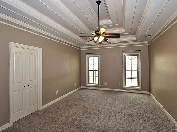 5th image of 520 Chinquipin Dr
