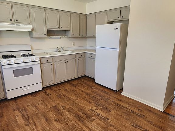 4th image of 47 N Jane Dr APT 3A