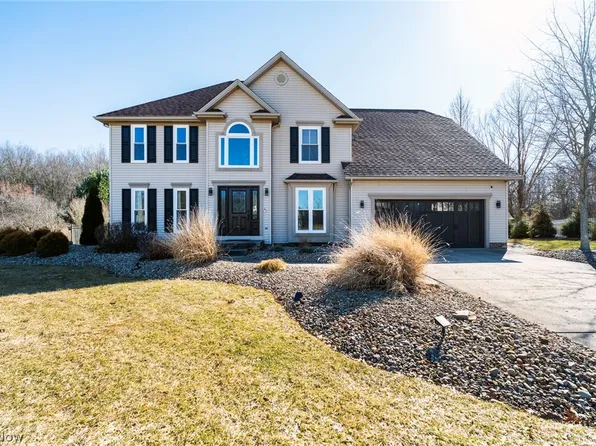 195 Willowbend Dr, Canfield, OH 44406